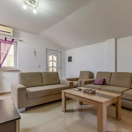 Villa Iness *