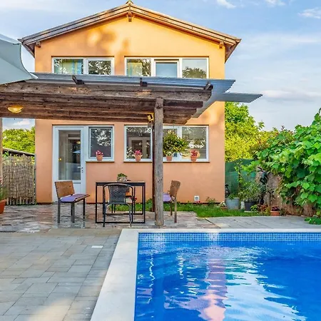 Iness Villa *